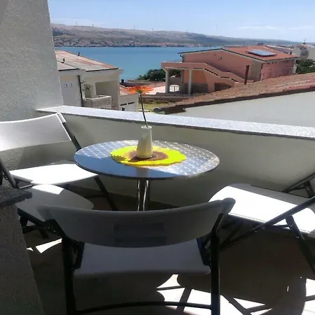 Luna-mar Apartman *
