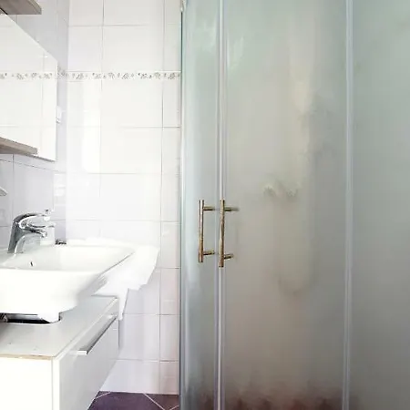 Luna-mar Apartman *