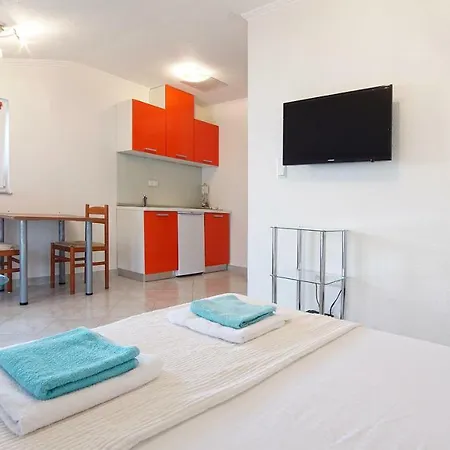Luna-mar Apartment